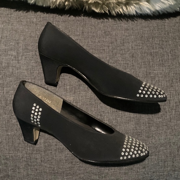 Vintage Magadesians Studded Pumps - Picture 3 of 10